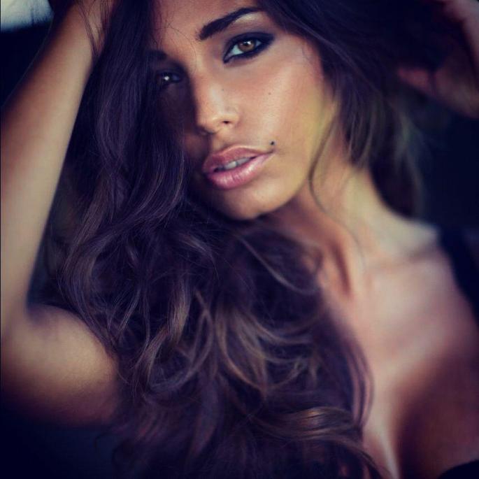 531034_386423378104872_1520728121_n