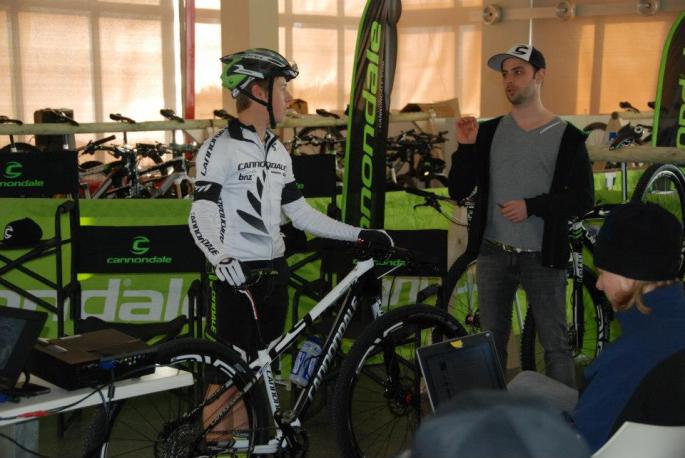 559859_588433441186593_1191441652_n