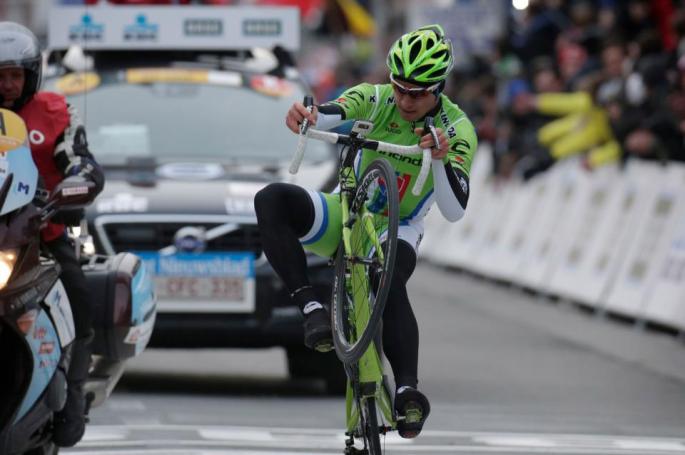 392847_173148652836528_1084201033_n