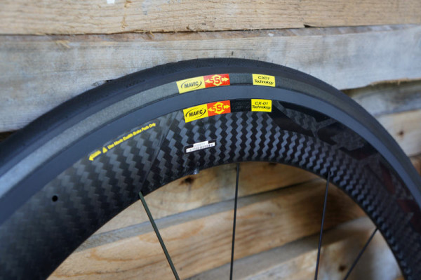 Mavic-CXR60-clincher-aerodynamic-road-tri-wheels02-600x399