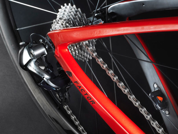 2014-Factor-Vis-Vires-road-bike-rear01-600x450