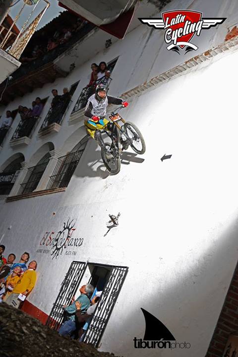 1176324_238748486272576_254626697_n