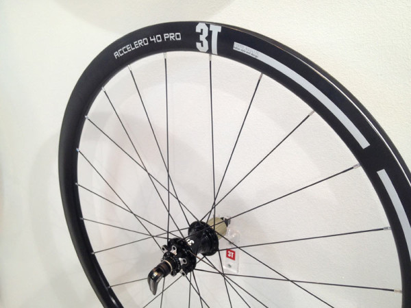 2014-3T-Accerlero-40-Pro-carbon-aero-disc-brake-road-wheels01-600x450