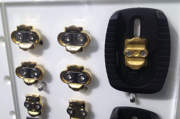 crank-brothers-zero-float-eggbeater-pedal-cleats01-600x396