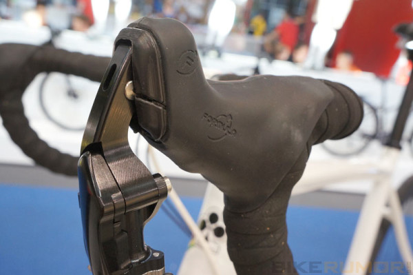 prototype-acros-age-rda-hydraulic-road-bike-formula-RR1-brakes02-600x399