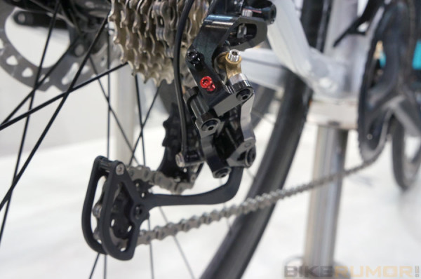 prototype-acros-age-rda-hydraulic-road-bike-rear-derailleur04-600x398