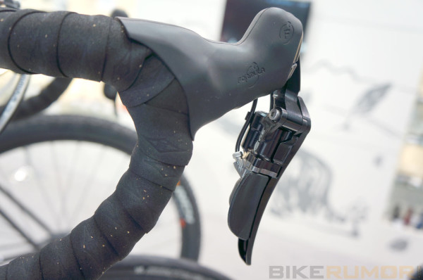 prototype-acros-age-rda-hydraulic-road-bike-shifter-levers-600x398