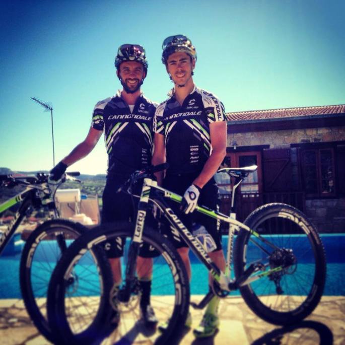 1932356_625088574211955_1115031636_n