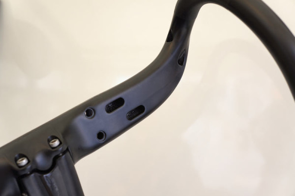 blktec-r3-handlebar-stem-combo03-600x399
