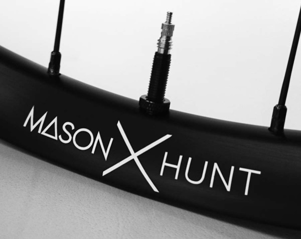 mason-x-hunt-road-tubeless-alloy-wheels-1-600x476